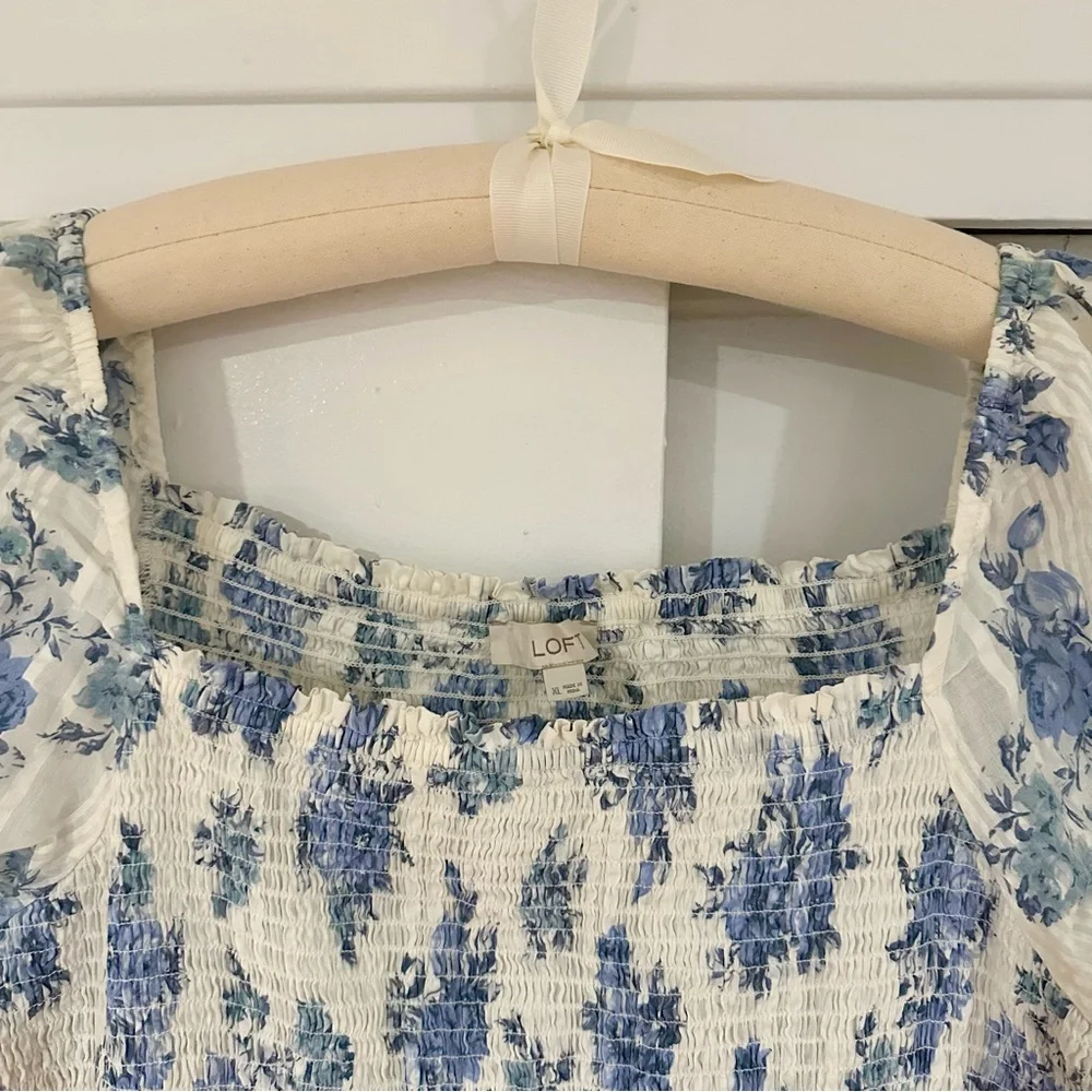 Ann Taylor LOFT Women’s Floral Square-Neck Smocked Dress in Size XL - Picture 2 of 4